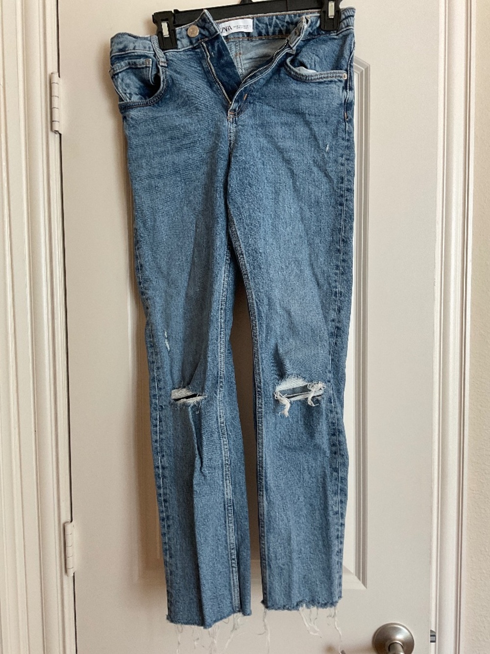 Zara Distressed Jeans size 4